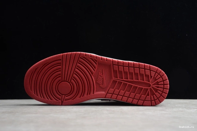 One Kick Banned 432001-001 Jordan 1 Air Retro 0730